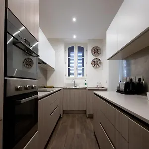 https://valletta-collection-zekka-studio.hotelssaintjulians.com