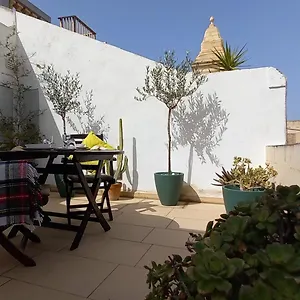 https://ayla-studio-house.hotelssaintjulians.com